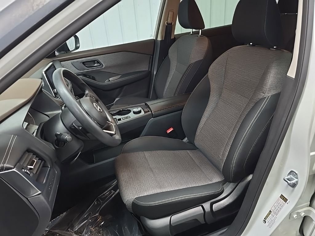 Used 2022 Nissan Rogue S image 29