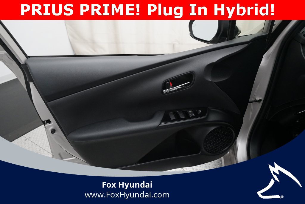 Used 2021 Toyota Prius Prime Limited w/ Carpet Mat Package (TMS) image 27