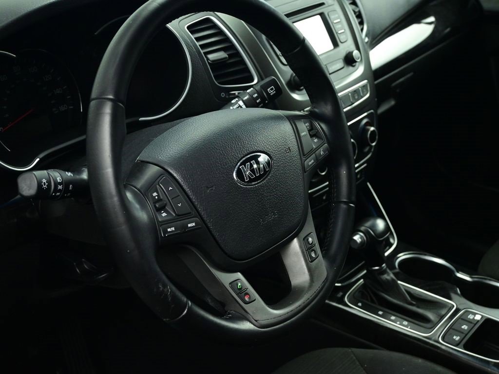 Used 2015 Kia Sorento LX image 18