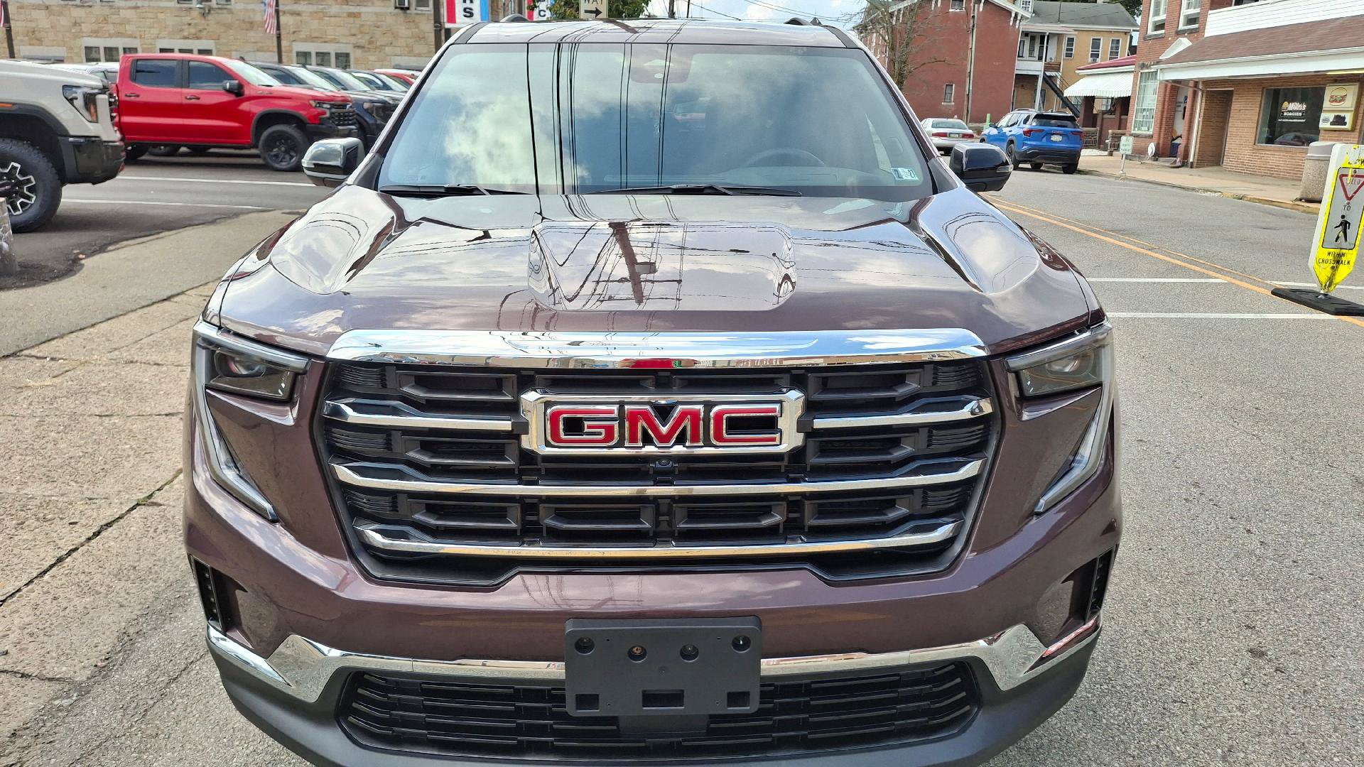 Used 2025 GMC Acadia Elevation AWD/4WD image 2