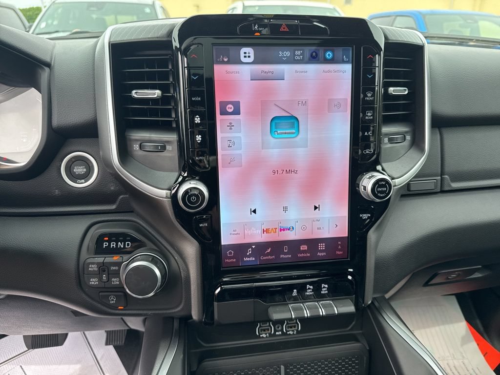 New 2026 RAM 1500 4x4 Crew Cab image 12