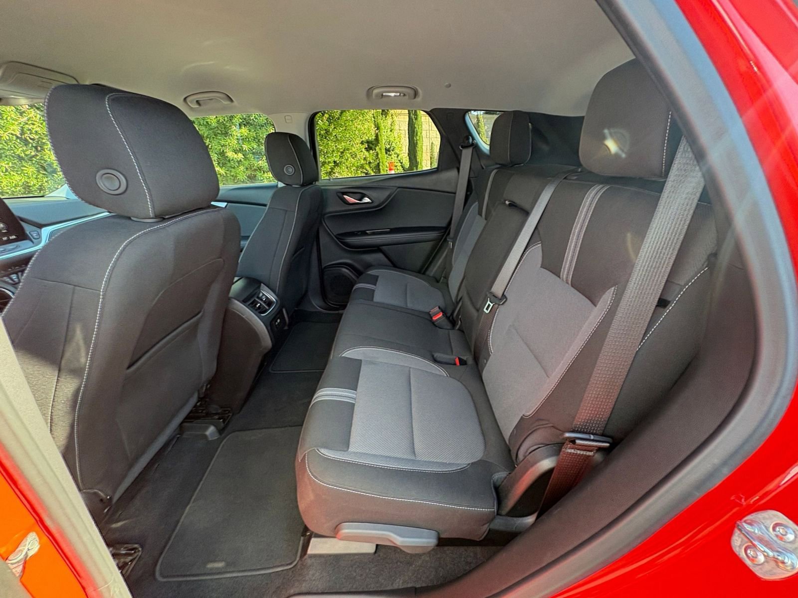 Used 2025 Chevrolet Blazer LT image 27