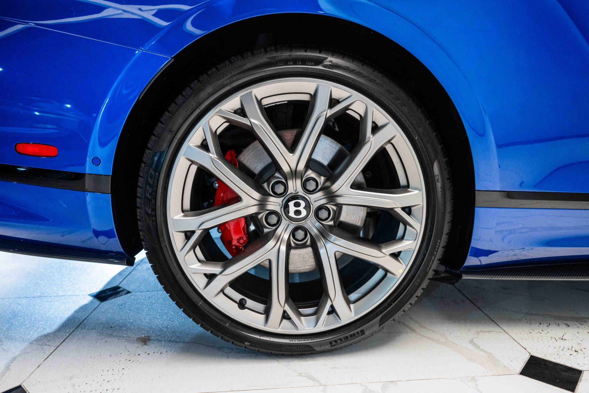 New 2024 Bentley Continental GT V8 image 13