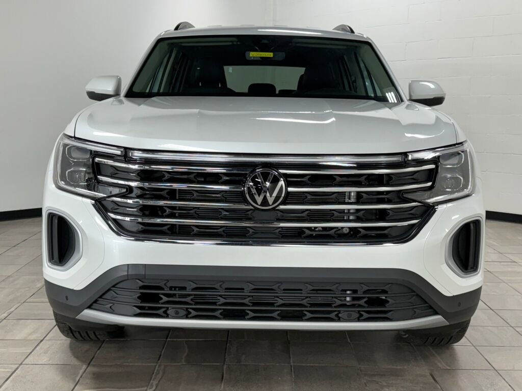 New 2026 Volkswagen Atlas SE image 2