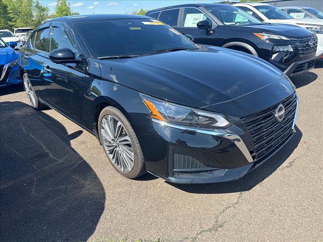 Used 2025 Nissan Altima 2.5 SL FWD image 1