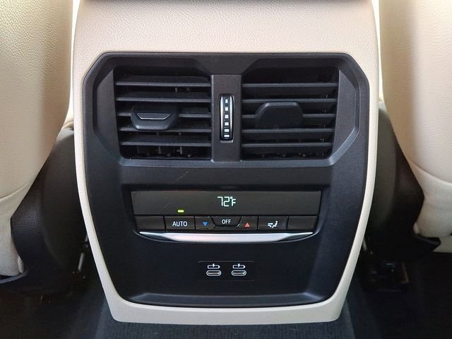 Used 2023 BMW 330i xDrive Sedan w/ Premium Package image 26