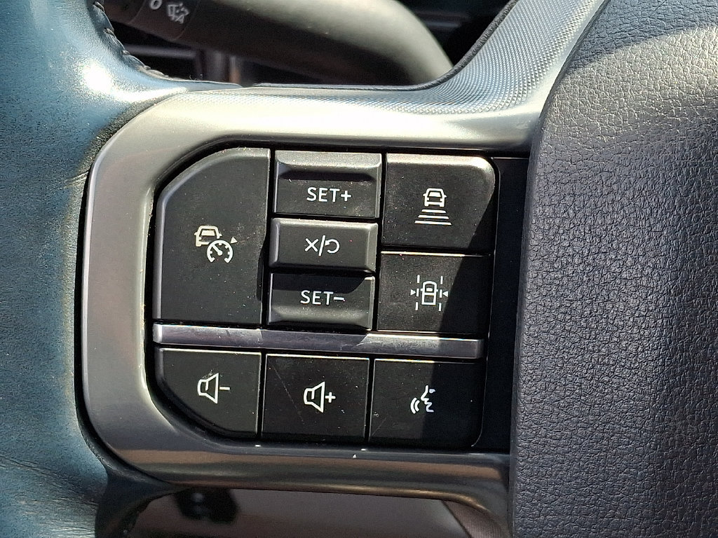 Used 2024 Ford F350 Limited w/ FX4 Off-Road Package AWD/4WD image 23