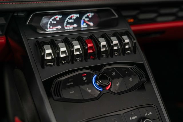 Used 2019 Lamborghini Huracan LP 580-2 RWD image 21