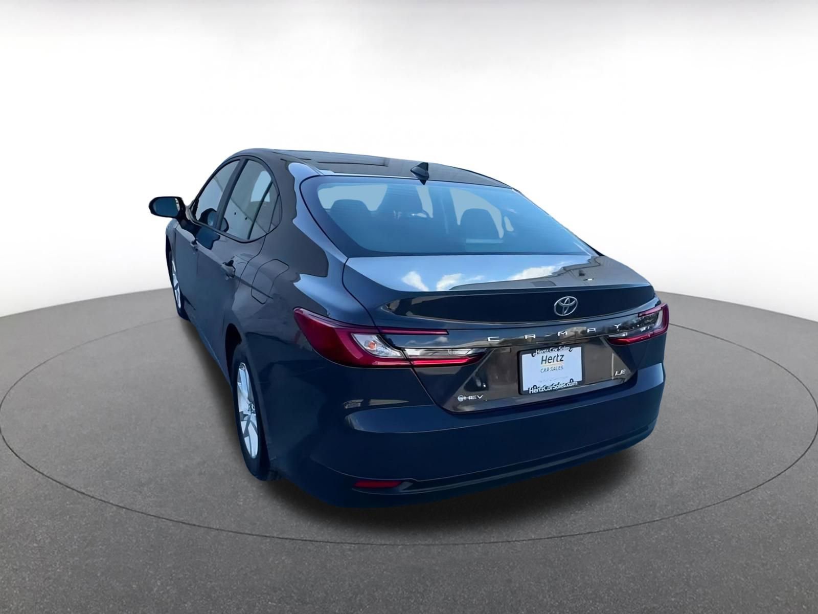 Used 2025 Toyota Camry LE image 12