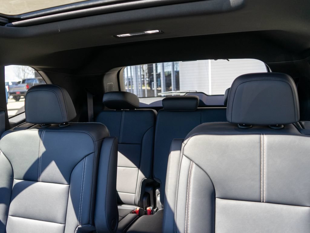 New 2026 GMC Acadia Elevation w/ Elevation Premium Package AWD/4WD image 13