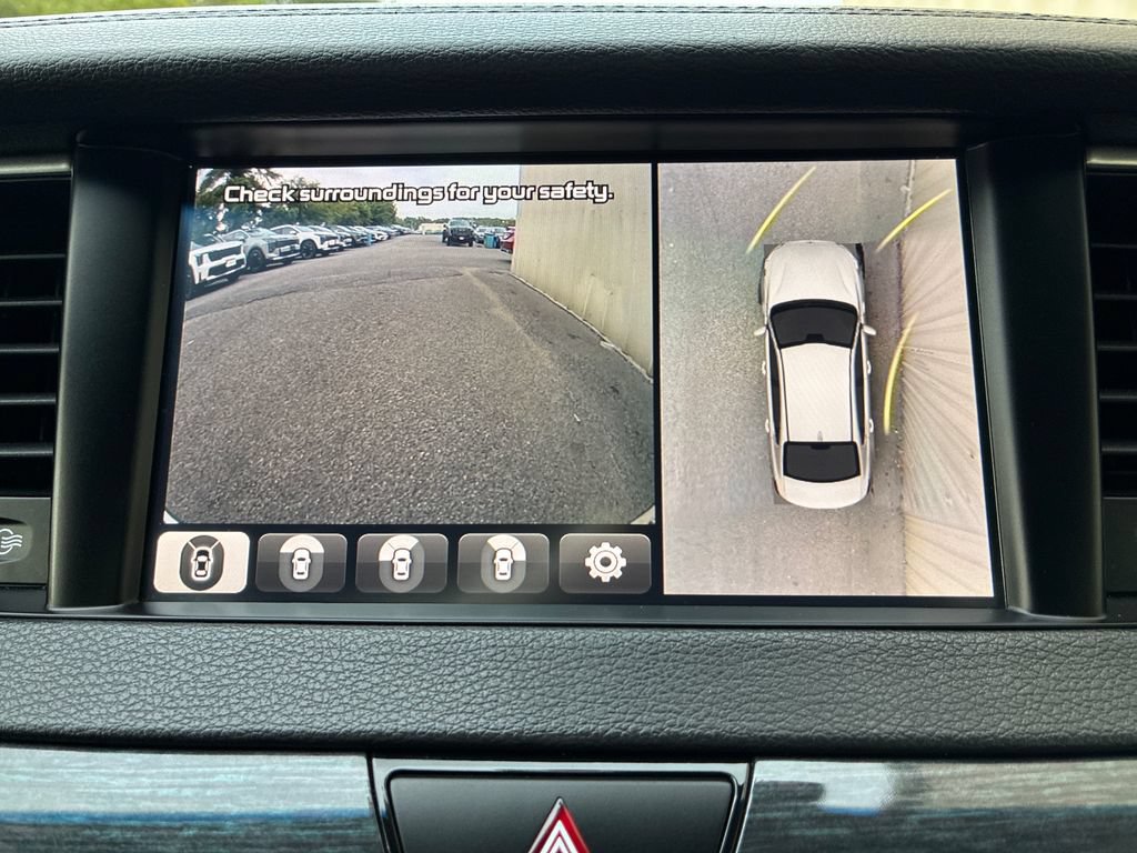 Used 2018 Kia Cadenza Limited FWD image 27