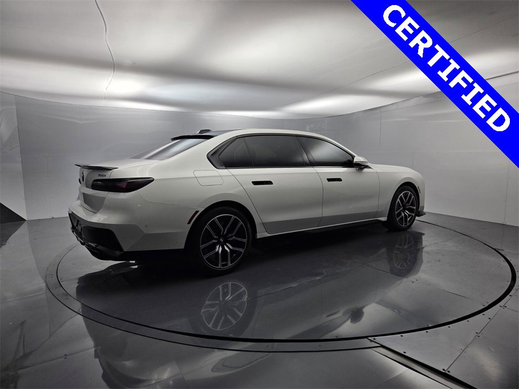 Used 2024 BMW 760i xDrive w/ Executive Package image 9