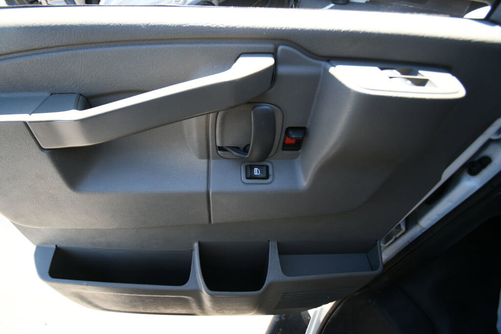 Used 2019 Chevrolet Express 2500 w/ Driver Convenience Package RWD image 10