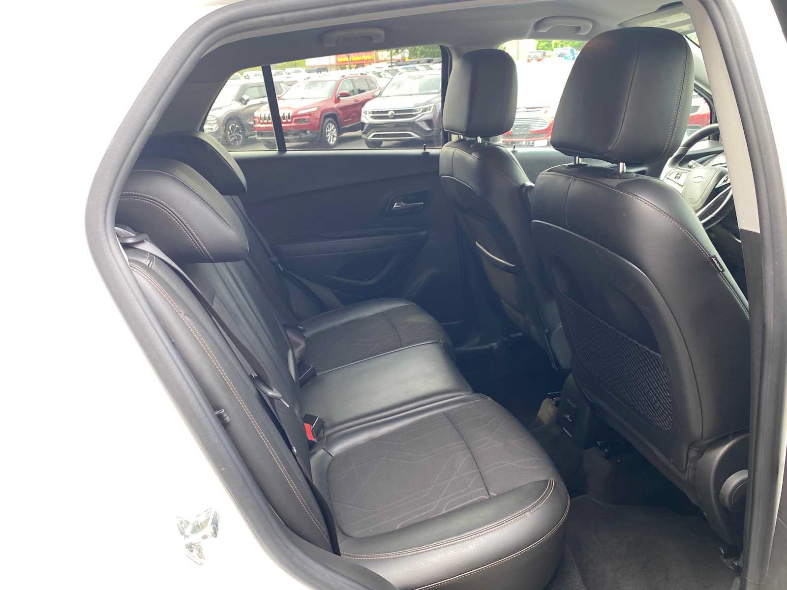Used 2018 Chevrolet Trax LT w/ LT Convenience Package AWD/4WD image 26