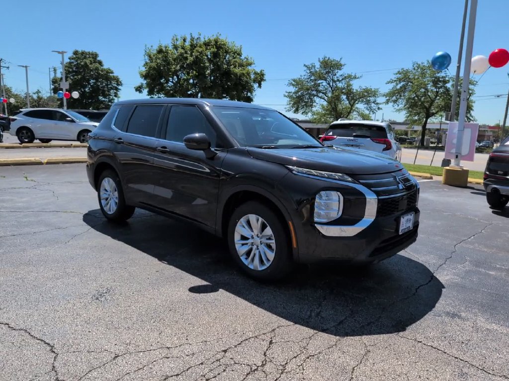 New 2026 Mitsubishi Outlander ES AWD/4WD image 3
