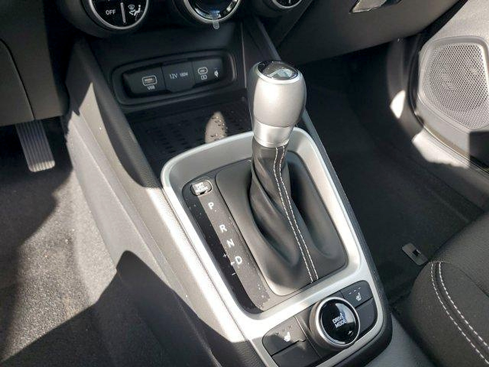 New 2026 Hyundai Venue SEL FWD image 13