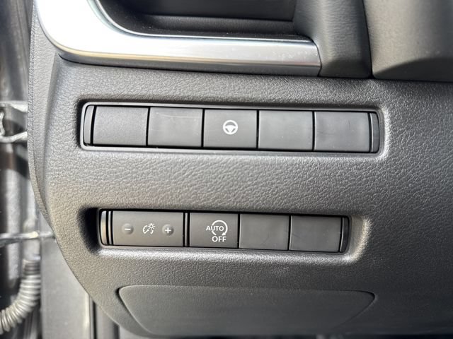 Used 2023 Nissan Rogue SV FWD image 34