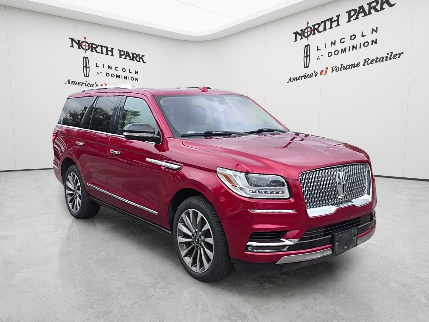 Used 2018 Lincoln Navigator Select w/ Technology Package RWD image 7