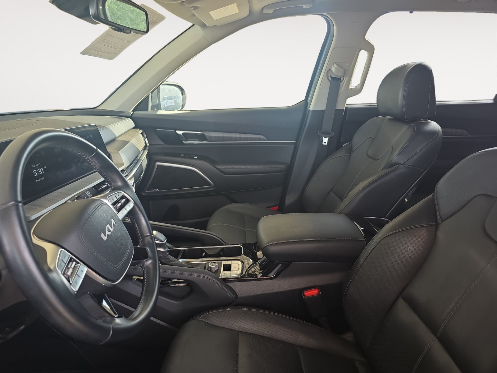 Certified 2023 Kia Telluride EX w/ EX Captain's Chair Package FWD image 21