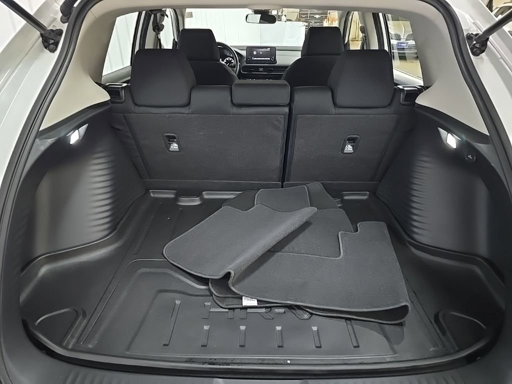 Used 2024 Honda HR-V LX image 11