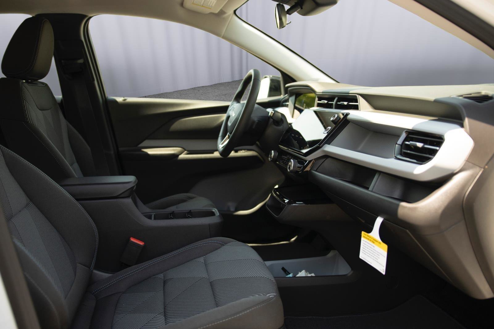 New 2027 Chevrolet Bolt LT FWD image 23