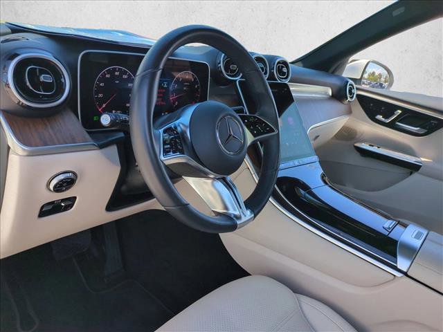 Used 2025 Mercedes-Benz GLC 300 image 10
