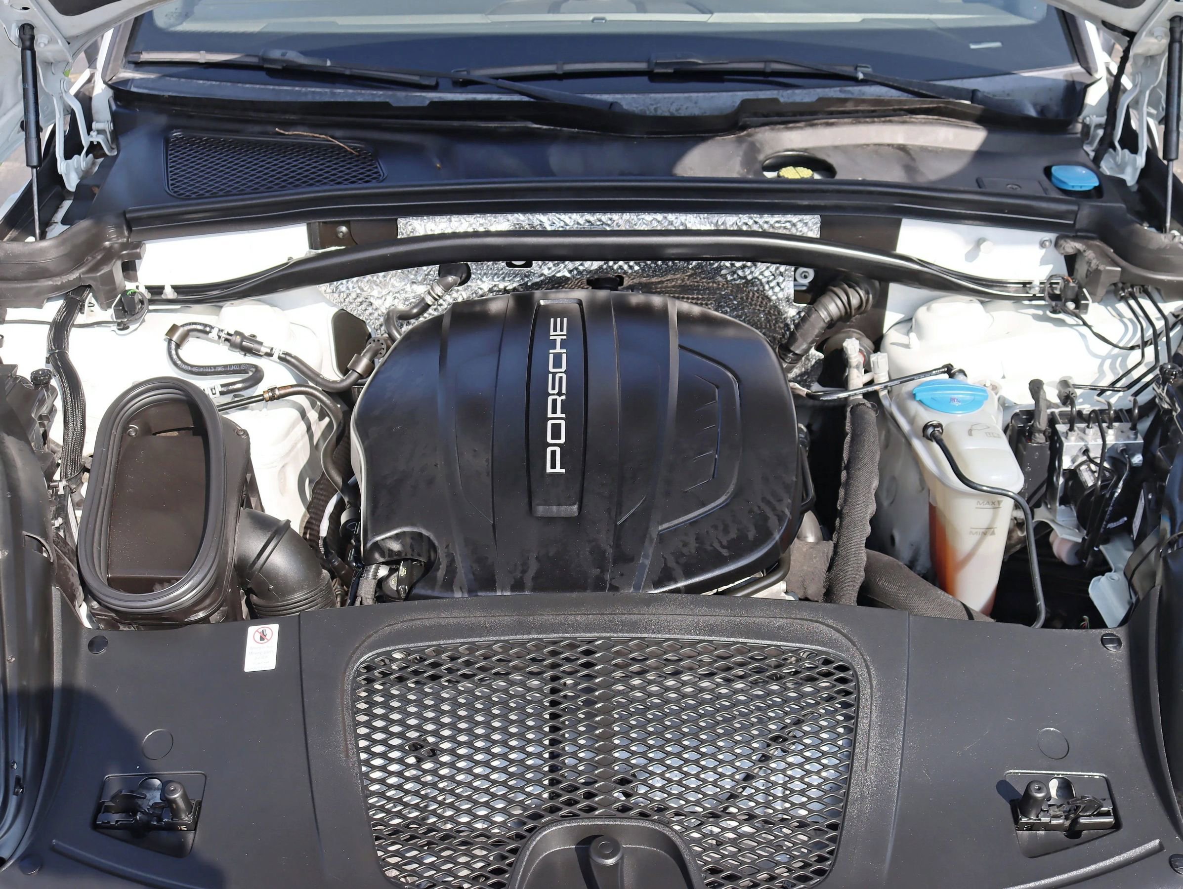 Used 2018 Porsche Macan Sport Edition image 37