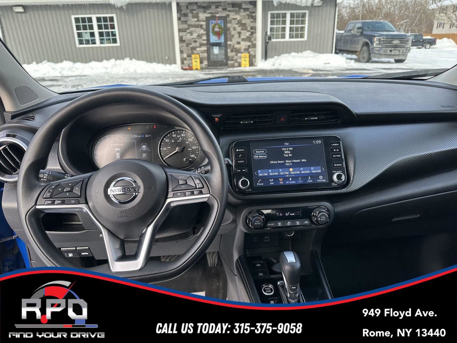 Used 2021 Nissan Kicks SV image 12