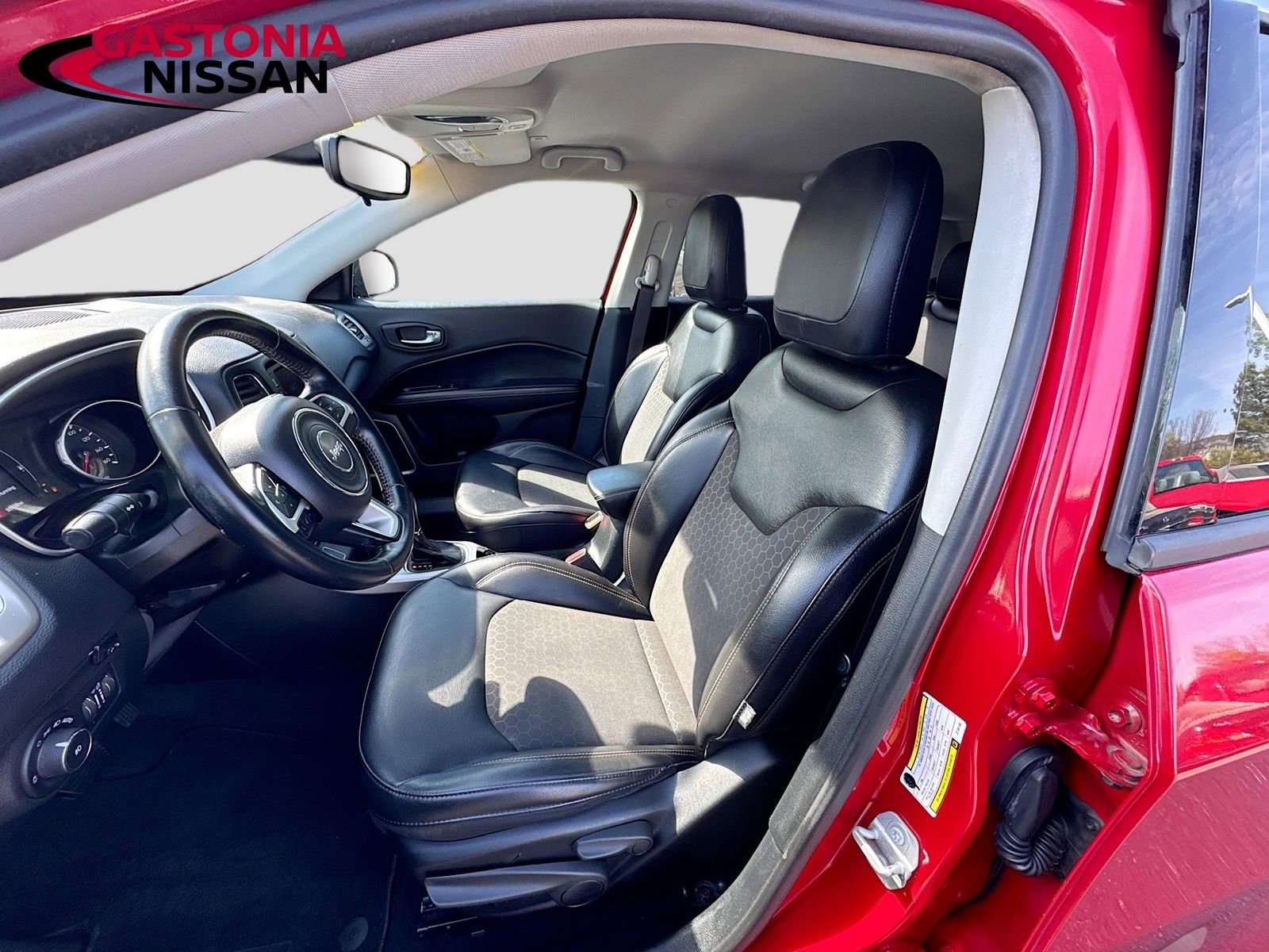 Used 2018 Jeep Compass Latitude image 26