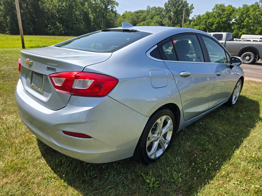 Used 2017 Chevrolet Cruze Premier FWD image 7