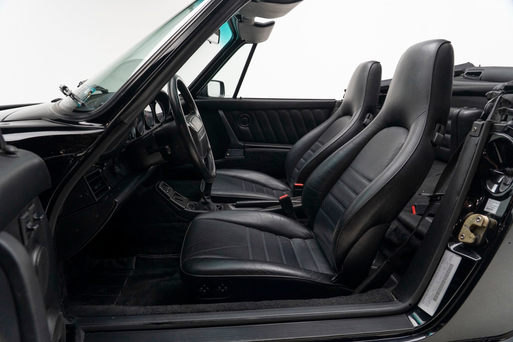 Used 1991 Porsche 911 Carrera RWD image 15