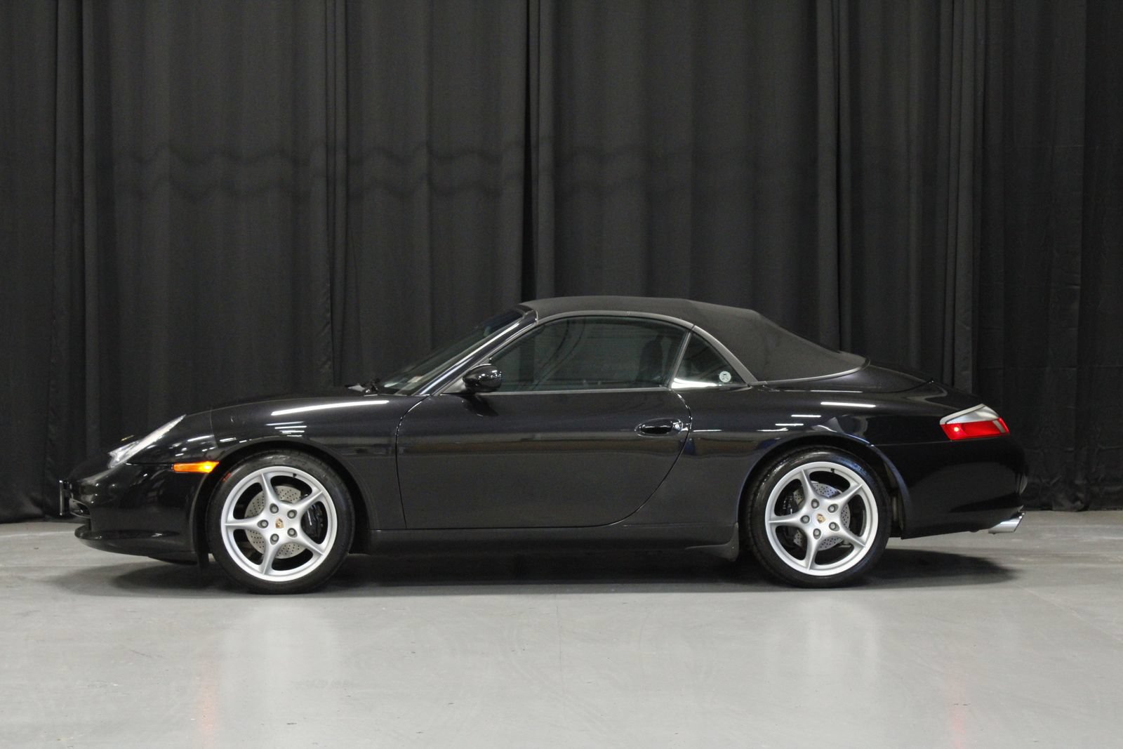 Used 2003 Porsche 911 Carrera RWD image 2