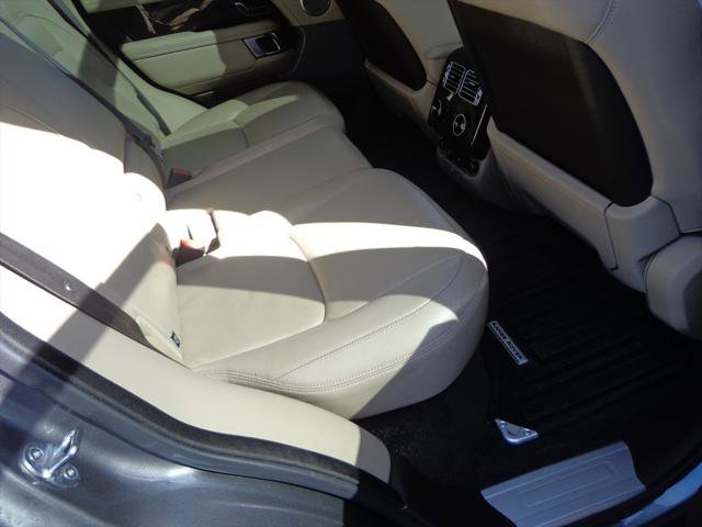 Used 2018 Land Rover Range Rover HSE image 9