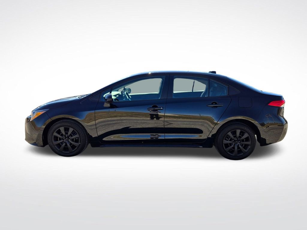 Used 2025 Toyota Corolla LE FWD image 7
