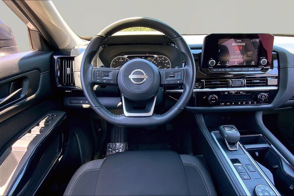Used 2025 Nissan Pathfinder SV AWD/4WD image 8