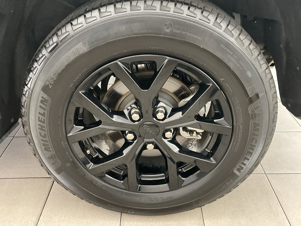 Used 2024 Jeep Grand Cherokee Altitude image 38