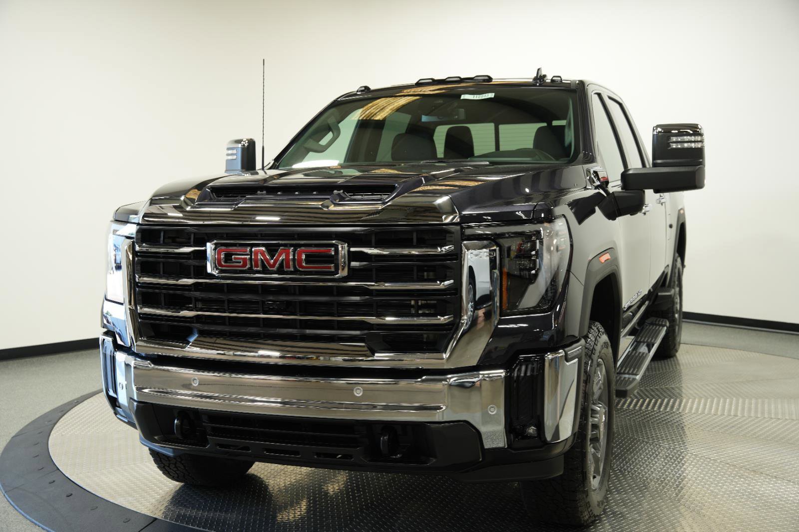 New 2025 GMC Sierra 2500 SLT w/ SLT Premium Package image 3
