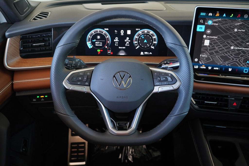 New 2026 Volkswagen Tiguan SEL R-Line AWD/4WD image 17