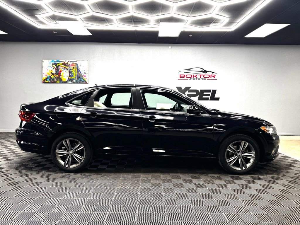 Used 2019 Volkswagen Jetta R-Line w/ R-Line Cold Weather Package FWD image 16