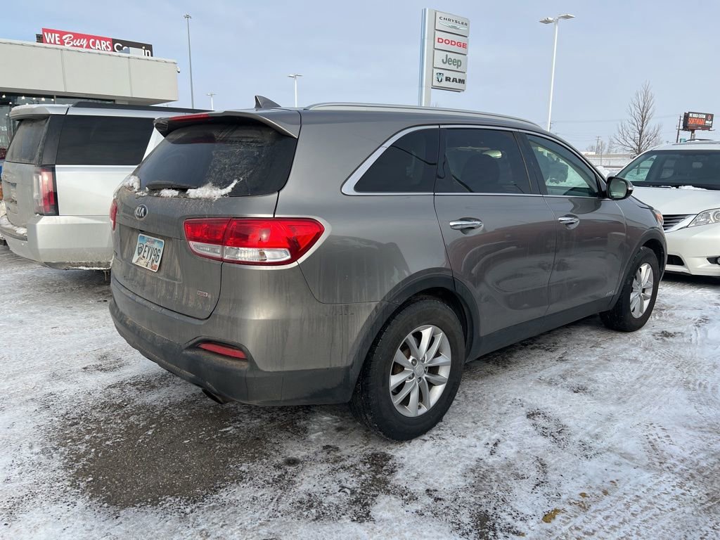 Used 2018 Kia Sorento LX image 2