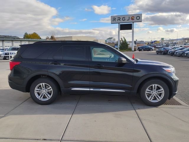 Used 2023 Ford Explorer XLT w/ Equipment Group 202A image 4