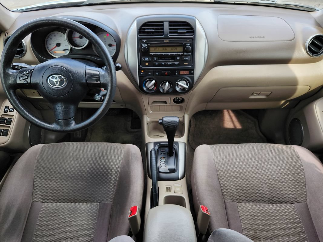 Used 2005 Toyota RAV4 4WD w/ Side Airbag Pkg image 26