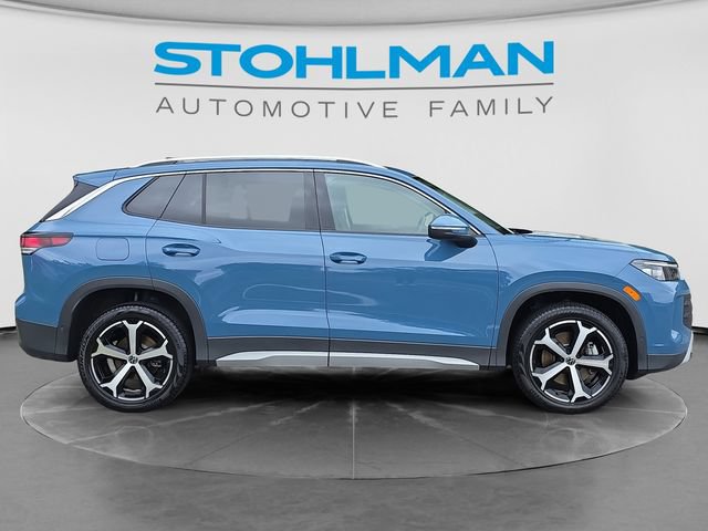 Certified 2026 Volkswagen Tiguan SE w/ Panoramic Sunroof Package AWD/4WD image 4