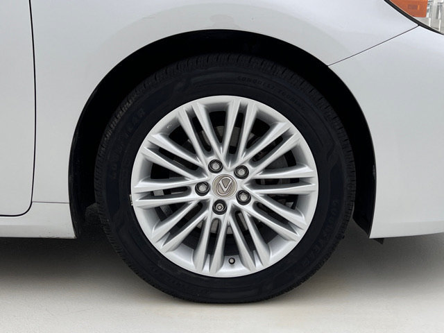 Used 2013 Lexus ES 350 w/ Luxury Pkg FWD image 30
