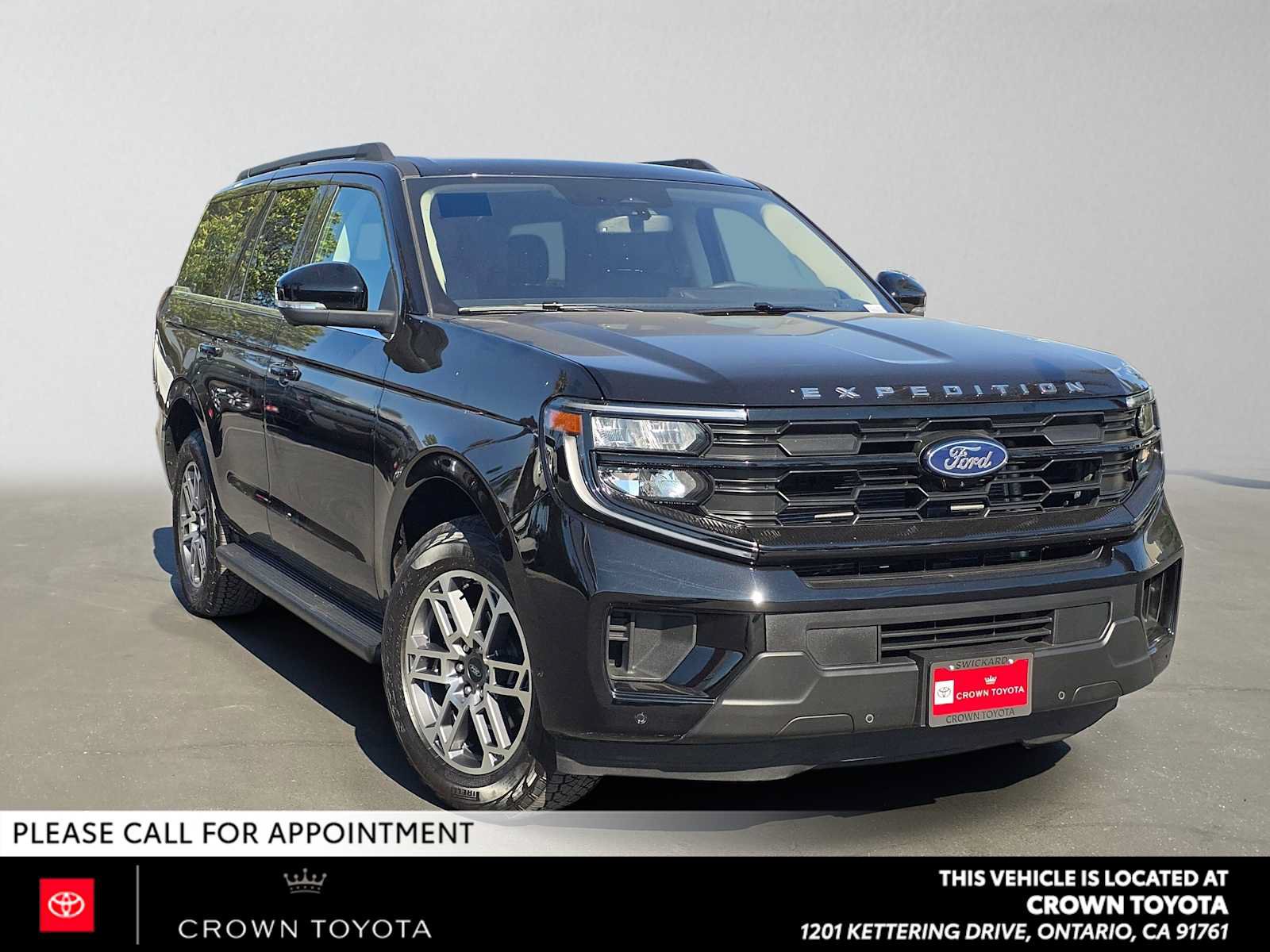 Used 2025 Ford Expedition Active
