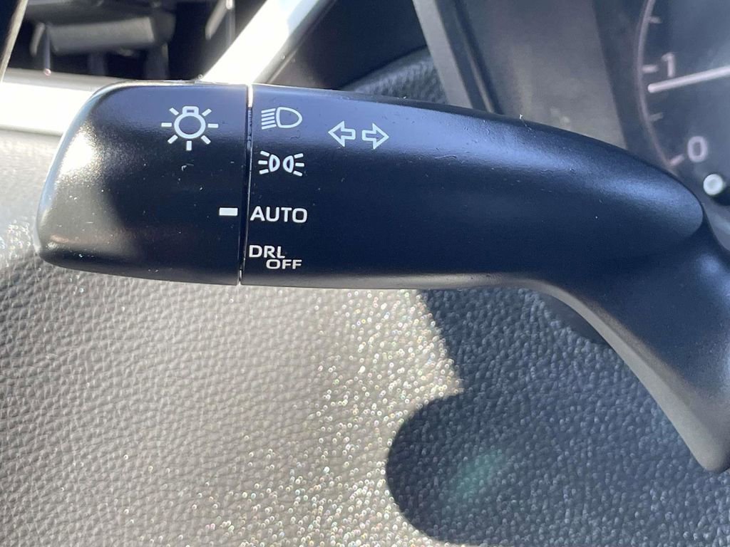 Used 2025 Toyota Corolla SE FWD image 26