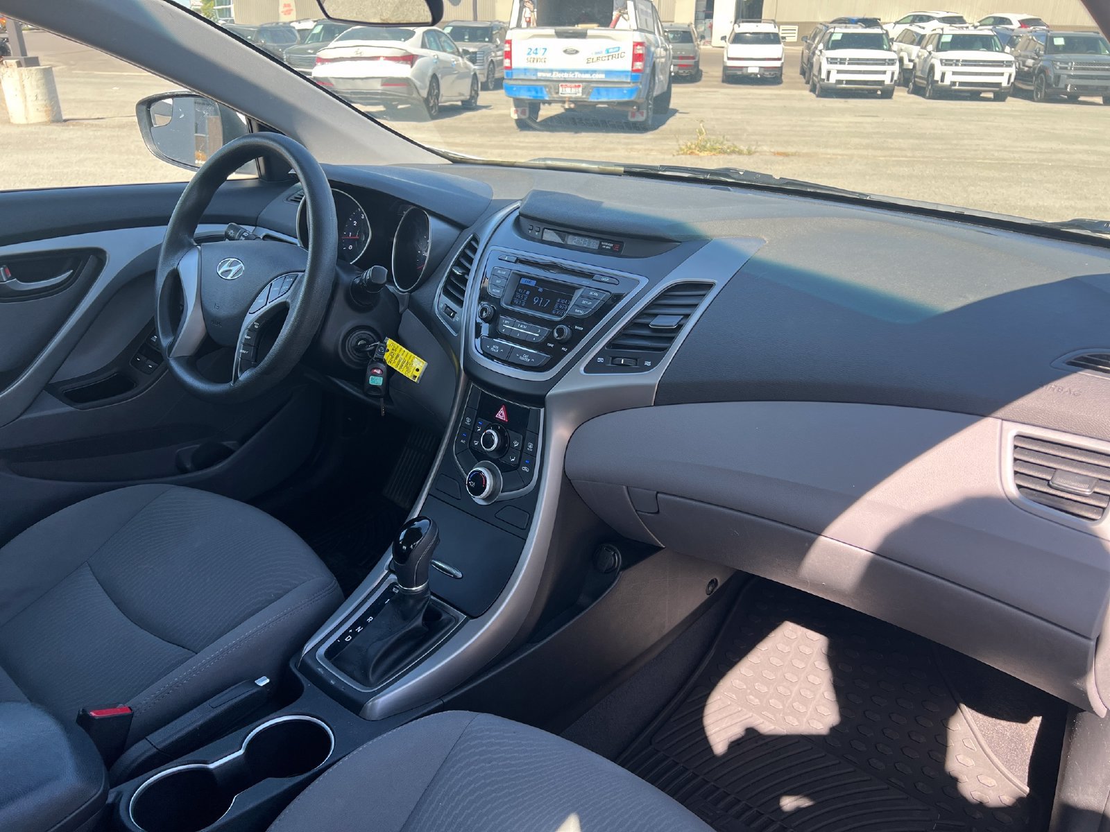 Used 2015 Hyundai Elantra SE FWD image 34