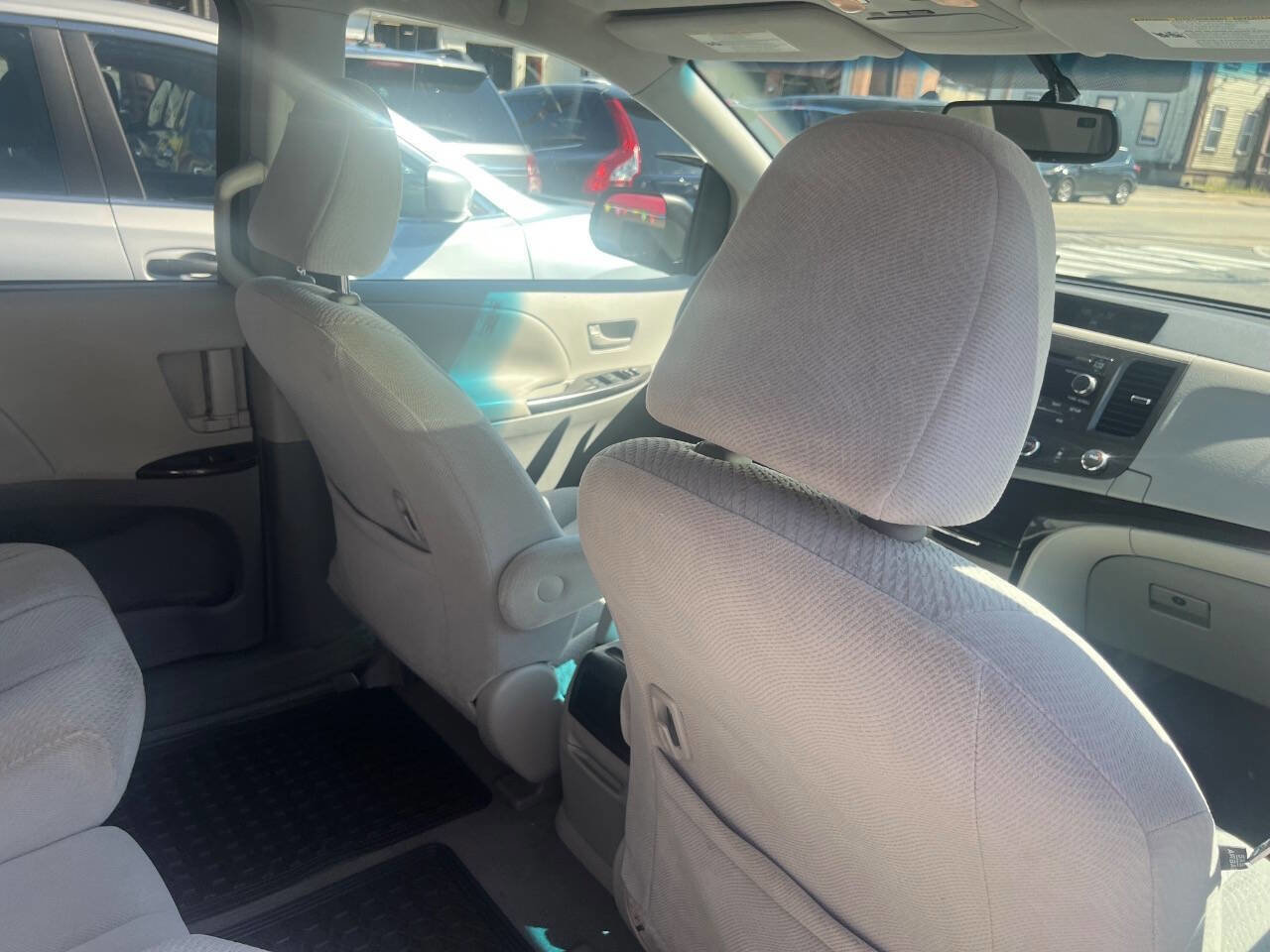 Used 2011 Toyota Sienna LE image 16