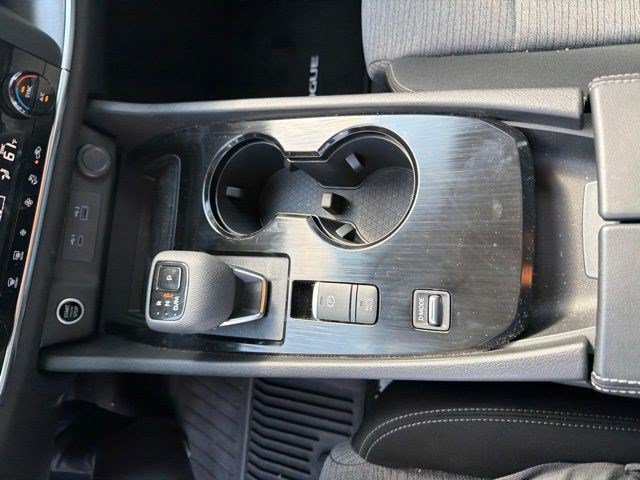 Used 2023 Nissan Rogue SV FWD image 18
