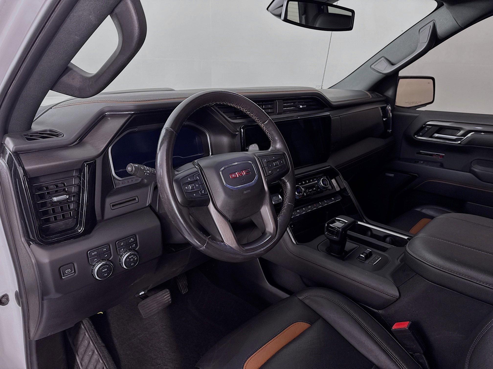 Used 2023 GMC Sierra 1500 AT4 w/ AT4 Premium Package image 9